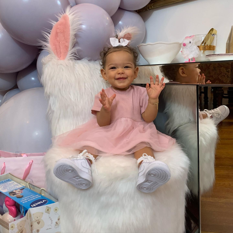 Disney Frozen-Themed Décor That Turned My 2 Years Old’s Room into Arendelle!